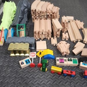 Source Unknown Colorful Wooden Train Set with Tracks